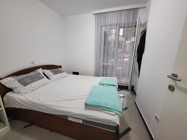 One-bedroom apartment 100m from the sea in Rafailovići